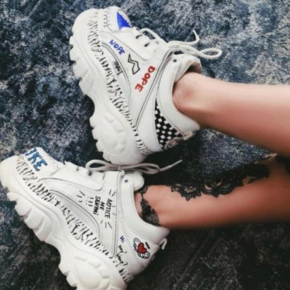 New In Box! Buffalo London Platforms- Graffiti! Size 10. - Picture 2 of 4